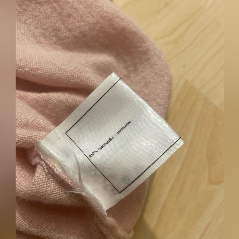 Chanel vintage pink cashmere sweater - Picture 12 of 16